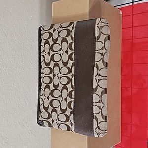 Accessory pouch or tablet pouch